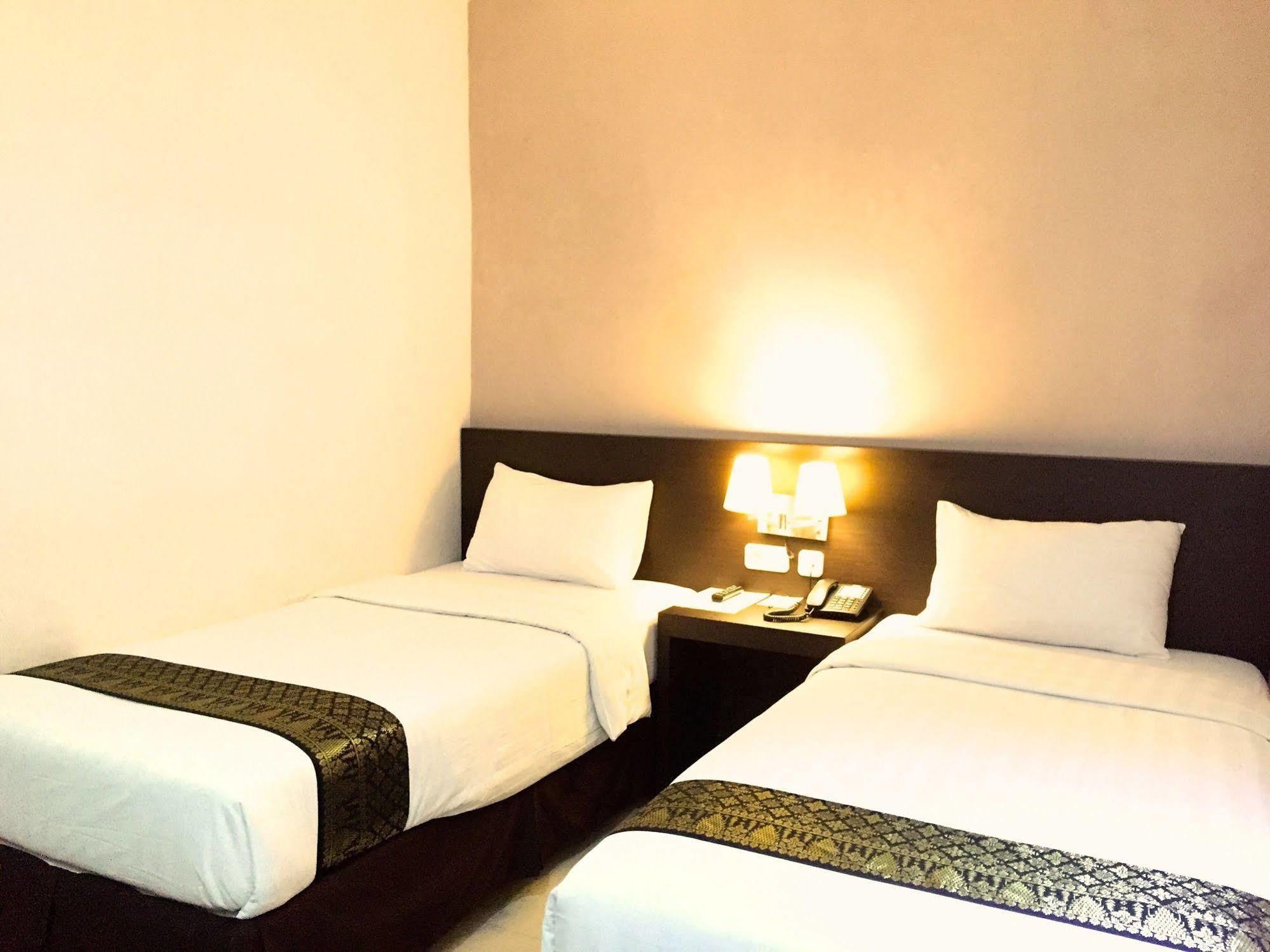 Grand Hawaii 3*