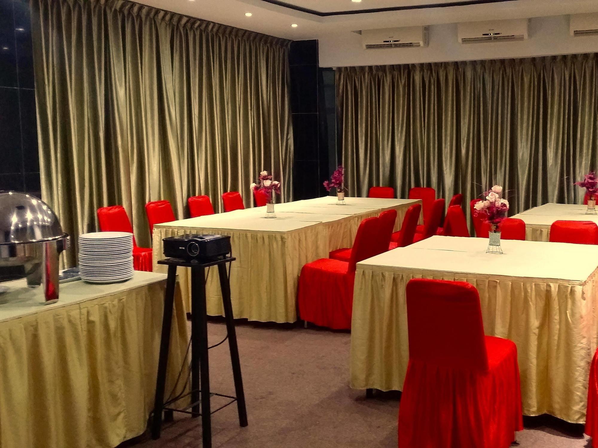 Grand Hawaii Pekanbaru