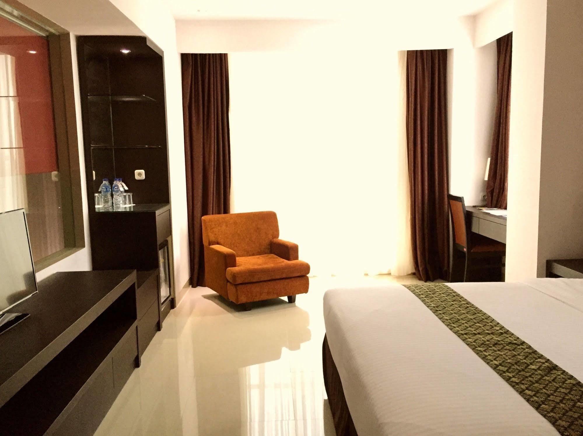 Grand Hawaii 3*
